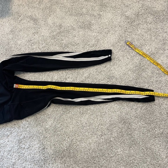 Champion Black and White Ankle Leggings with leg pockets Size Small - Picture 6 of 6